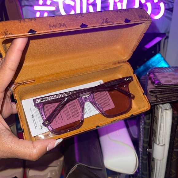 MCM SUNGLASSES - Picture 2 of 3